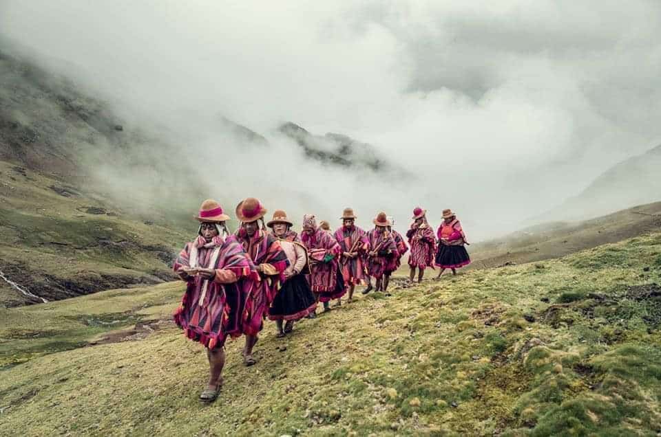 Formazione in arti sciamaniche andine – con Jeremias Cornejo e Dario Astengo Potrebbe essere un'immagine raffigurante una o più persone, Machu Picchu e Saqsaywaman