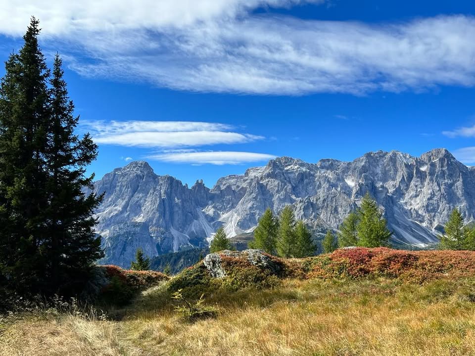 Evento Il Col Quaternà, l’antico vulcano del Comelico Locandina Il Col Quaternà, l’antico vulcano del Comelico - domenica 18 ottobre ore 07:30 - 09:30