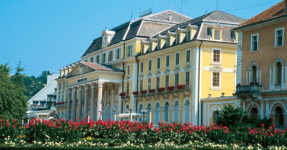 san valentino alle TERME DI ROGASKA SLATINA ” grande festa alla sala dei cristalli “ Nessuna descrizione della foto disponibile.