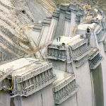 AI PIEDI DEL GIGANTE: visite guidate alla diga di Ridracoli dal basso Nessuna descrizione della foto disponibile.
