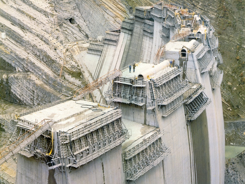 AI PIEDI DEL GIGANTE: visite guidate alla diga di Ridracoli dal basso Nessuna descrizione della foto disponibile.