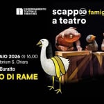 BECCO DI RAME – Scappo a Teatro Potrebbe essere un'immagine raffigurante il seguente testo ": TEATRALE TEATRALE COORDINAMENTO TRENTINO scapp 3 famiglie a teatro 22 FEBBRAIO 2026 O 16.00 Trento -Auditorium Trento-Auditorium S. Chiara Teatro del Buratto BECCO DI RAME I DAI ANNI"