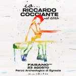Egnazia Kepos Sound 2026 | Riccardo Cocciante “Io…Riccardo Cocciante nel 2026” Potrebbe essere un contenuto di pop art raffigurante bevanda e il seguente testo "co... RICCARDO COCCIANTE nel 2026 FASANO (BR) 23 AGOSTO Parco Archeologico di Egnazia .与馬四日里"