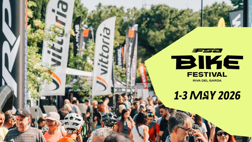 FSA Bike Festival Riva del Garda Potrebbe essere un'immagine raffigurante bicicletta e il seguente testo "vittoria viti ria vittoria INNGL J BIKE FESTIVAL RIVA DEL VADELGARDA GARDA 1-3 MRy 1-3MAY2026 2026"