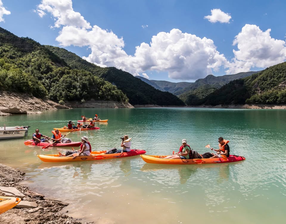 Evento In Canoa Sul Lago Di Ridracoli Locandina In Canoa Sul Lago Di Ridracoli - da venerdì 1 maggio - domenica 27 settembre 2026 ore 10:30 ore 16:30
