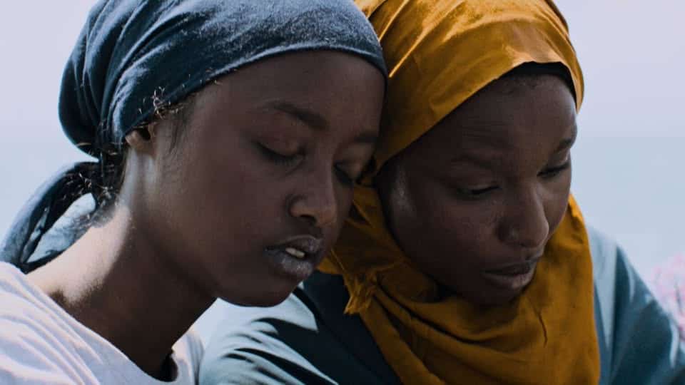 NON DIRMI CHE HAI PAURA di Y. Samdereli e D. Mohamed (2024, 102′) Potrebbe essere un'immagine raffigurante una o più persone