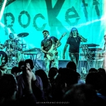 Pink Devil Barengo No-RocKetti band Live Potrebbe essere un'immagine raffigurante folla e il seguente testo "pocke eHa e GIANFRANCOGOZZI"