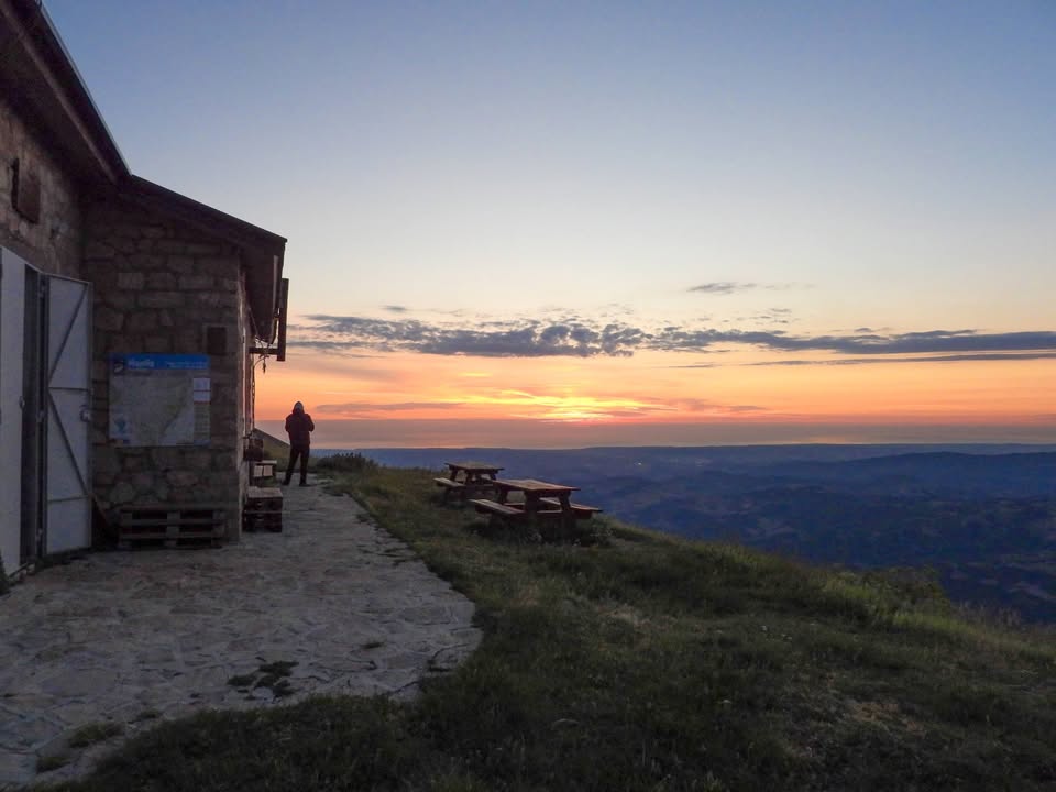 Evento Trekking con pernotto al rifugio Fonte Tarì Locandina Trekking con pernotto al rifugio Fonte Tarì - da sabato 25 aprile - domenica 26 aprile 2026 ore 15:30 ore 12:00