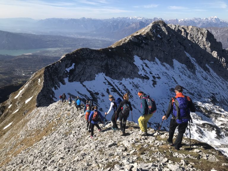 Cima delle Vacche, balcone d’Alpago Potrebbe essere un'immagine raffigurante arrampicata e montagna