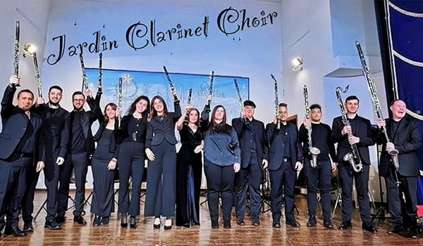 Coro di Clarinetti Torrefranca Potrebbe essere un'immagine raffigurante clarinetto e il seguente testo "Jardin Clarinet Choir S"