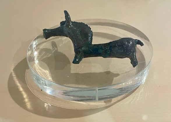Così terreni, così divini Nessuna descrizione della foto disponibile.