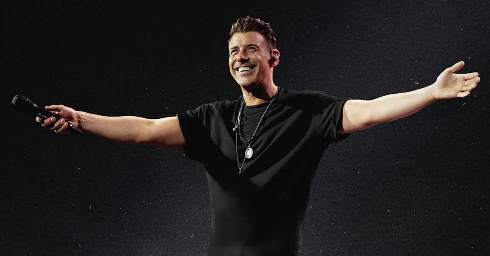 Francesco Gabbani (Trento Summer Festival) Nessuna descrizione della foto disponibile.