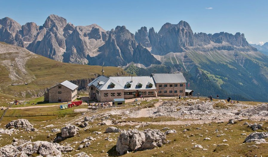 Evento Salita al rifugio Bolzano dal Barenfalle il lato selvaggio dello Scillar Locandina Salita al rifugio Bolzano dal Barenfalle il lato selvaggio dello Scillar - da sabato 1 agosto - domenica 2 agosto 2026 ore 09:15 ore 16:00