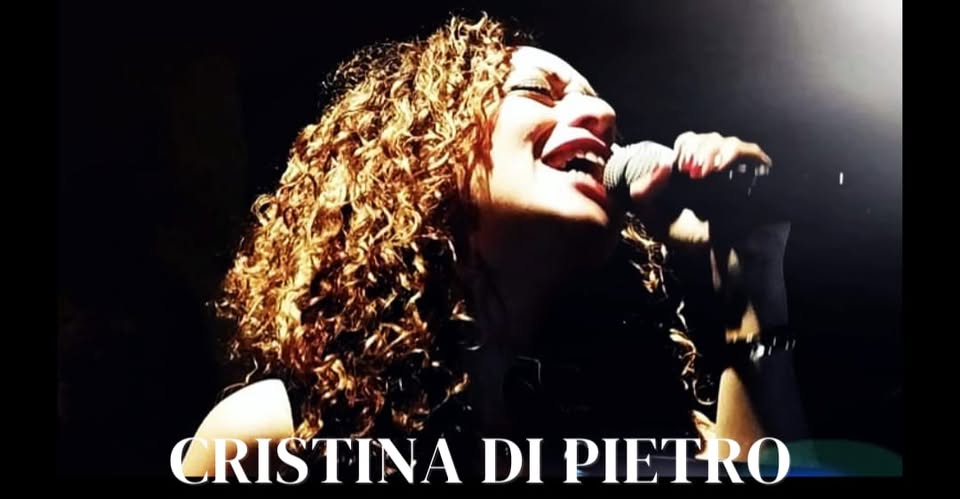 SEI BELLISSIMA – De-Canto al Tramonto Potrebbe essere un'immagine raffigurante il seguente testo "正 CRISTINA DI PIETRO"