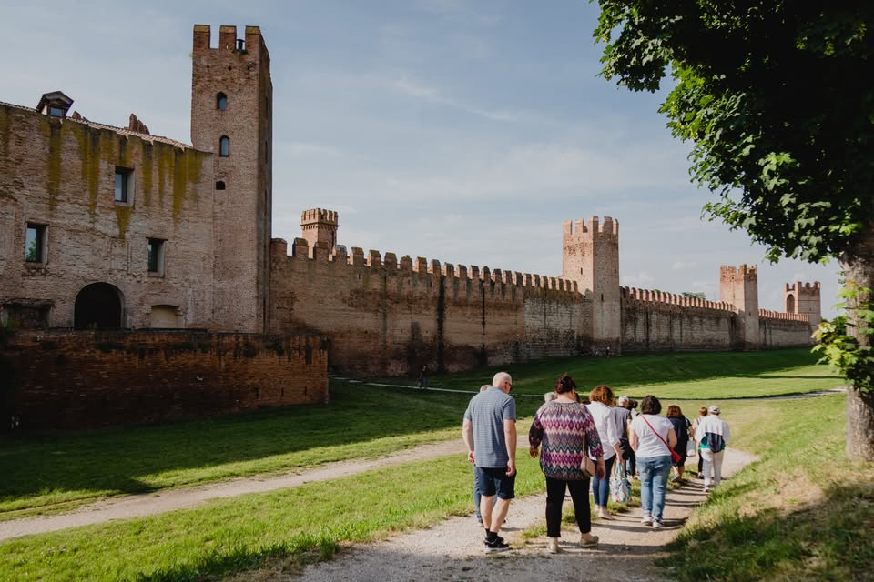Visita guidata alle meraviglie di Montagnana (PD) Potrebbe essere un'immagine raffigurante castello