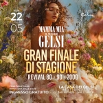 22.05 MAMMAMIA SEASON CLOSING Potrebbe essere un contenuto grafico raffigurante il seguente testo "VENTIN VEN 22 05 yлEA6AyAE! CA6Л Qelsi MAMMA ΜΙA GELSI IL LVENERDI SEASON CLOSING DALLE 20:00 RAULSORRENTI CENA CON DALLE 23:30 DOPOCENA CON MAXMORGANI FRANCESCA FRANCESCATOFFANIN TOFFANIN FREE FREEENTRY ENTRY LA LACASADEIGELSI CASA DEI GELSI Infoeprenotazionit orenotazioni: nfo 348 8819606/ 3488819606/348.2258978 348 48.2258978"