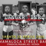 Avenged Sevenfold Tribute – Mamaloca (VI) Potrebbe essere un'immagine raffigurante una o più persone, barba e il seguente testo "DANGER DANGERLINE LINE 무에트약할는 AVENGED SEVENFOLD TRIBUTE SABATO 25 APRILE 2026 MAMALOCA STREET BAR STRADA DEL PASUBIO, 421 VICENZA"