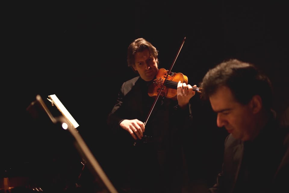Concerto di Ivan Rabaglia / Alberto Miodini – Traiettorie 2026 Potrebbe essere un'immagine raffigurante clarinetto e violino