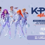 FERMO – Villa Vitali, K-POP MANIA: Demom Hunters Potrebbe essere un'immagine raffigurante una o più persone, frangia e il seguente testo "KPOP MANTA GREATEST -Ω HTS DEMON HUNTERS BTS. BLACKPINK STRAY KIDS TWICE SEVENTEEN- TWICE-SEVENTEN-EXO-ATEEZ EXO ATEEZ FERMO Villa Vitali 11 LUGLIO 2026"