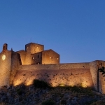 La rosa e il pugnale | Escape room per adulti | Turni alle ore 19:00 – 21:00 – 23:00 La rosa e il pugnale Escape room per adulti Turni alle ore 19 00 - 21 00 - 23 00