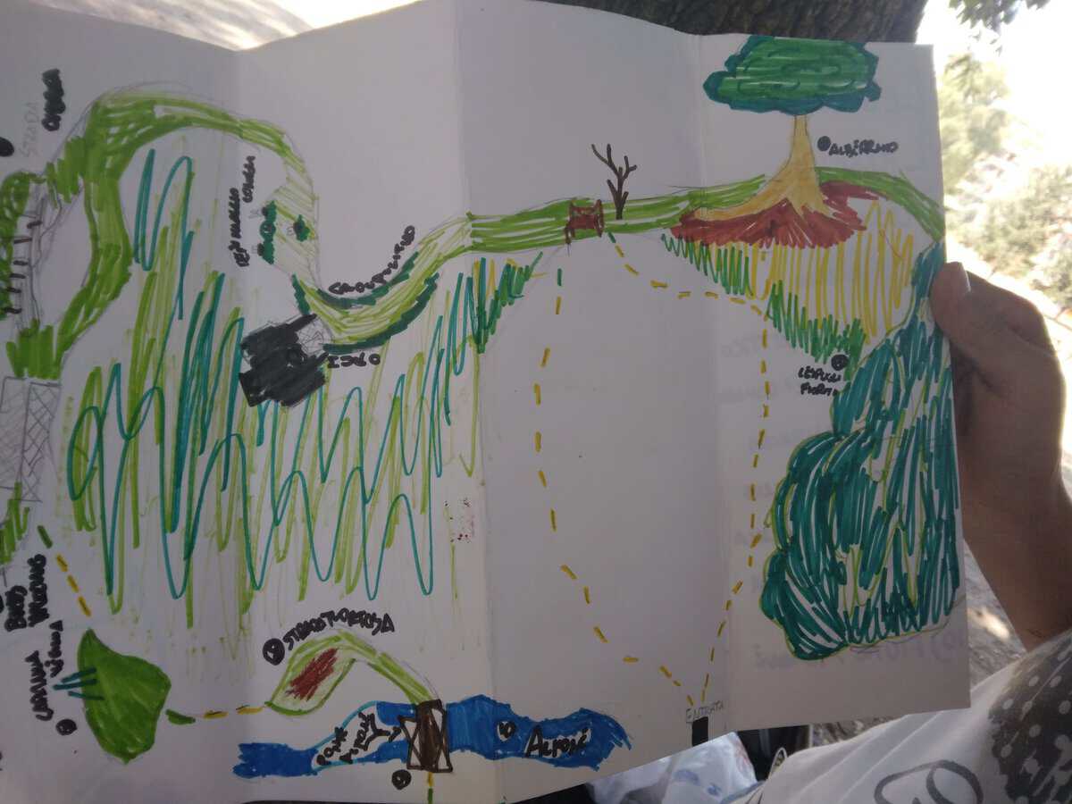 Realizziamo le mappe del Parco! Potrebbe essere un disegno raffigurante mappa e testo