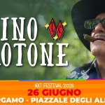 Tonino Carotone @ NXT Festival ✨ Bergamo, Piazzale degli Alpini – 26 giugno Potrebbe essere un'immagine raffigurante testo