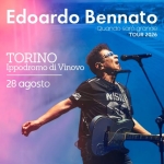 TORINO Ippodromo Vinovo Potrebbe essere un'immagine raffigurante chitarra e il seguente testo "Edoardo Bennato Quando Quandosarógrande saro sarogrande TOUR2026 TOUR 2026 TORINO Ippodromo di Vinovo 28 agosto eK D U0 NIS"