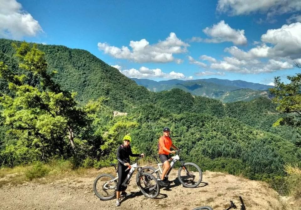 Evento TOUR DEI 3 BORGHI escursione in E – Bike da Ridracoli Locandina TOUR DEI 3 BORGHI escursione in E – Bike da Ridracoli - da domenica 26 aprile - domenica 8 novembre 2026 ore 09:30 ore 16:00
