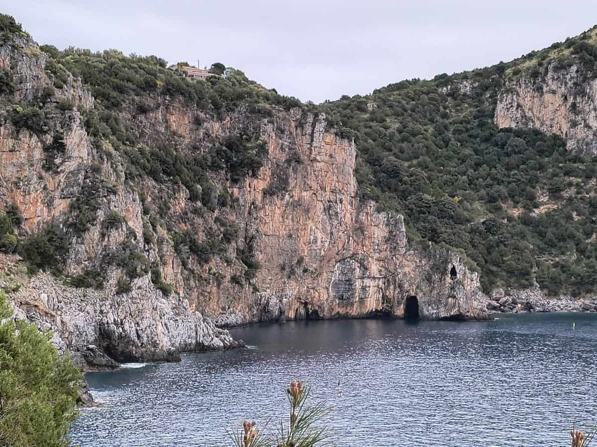 Trekking nel Cilento: dai pendii Appenninici al mare Nessuna descrizione della foto disponibile.