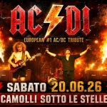 acidi cover band AC/DC – 20/06/26 – Camolli sotto le Stelle Potrebbe essere un'immagine raffigurante chitarra e il seguente testo "VACEDLA 4 OPEAл#1 AGSDI AC/DC TRIBUTE SABATO 20.06.26 CAMOLLI SOTTO LE STELLE"
