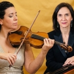 Agnese Ferraro e Veronica Cattarossi: UN SIECLE EN ROSE Potrebbe essere un'immagine raffigurante violino e arpa