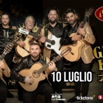 Gipsy’s Kings way Potrebbe essere un'immagine raffigurante fisarmonica, chitarra e il seguente testo "าขต 樂家 FRESTA! THEORIGINAL GIPSY' KINGS 10 LUGLIO DRIGINAI MEMBb WOSUT PARTNER APD EASY PARKING ticketone ticket TicketSms"