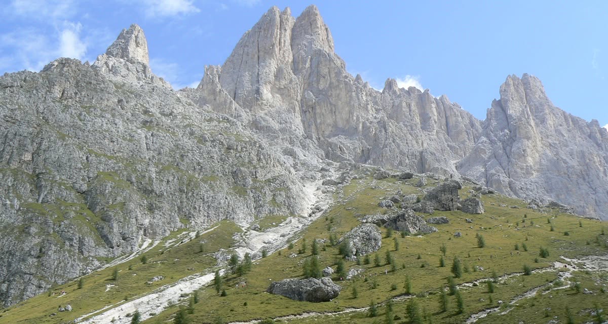 Evento La Natura Tra Le Dolomiti Della Val Gardena Locandina La Natura Tra Le Dolomiti Della Val Gardena - martedì 25 agosto ore 14:00 - 16:00