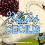 PILATES con Cecilia – sul prato del Chiosco Potrebbe essere un'illustrazione raffigurante il seguente testo "Kilates 10.06.2026 CECILIA 동전그 GOMUNICAZIONE RISERVATA COMENICAZIONE.RISERVATAAISOCI SOCI"