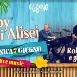 🎙️ ROBY E GLI ALISEI🪐 // DOMENICA 7 GIUGNO Potrebbe essere un'immagine raffigurante tromba e il seguente testo "CBONG Roby e gli Alisei DOMENICAY DOMENICAYGIUGNO GIUGNO live music Roby e egliAlisei gli Alisei ViaDaiLaui2z,.ibionsPind-1 Via Dei Lauri 22, Bibione Pineda 351 255 1489"