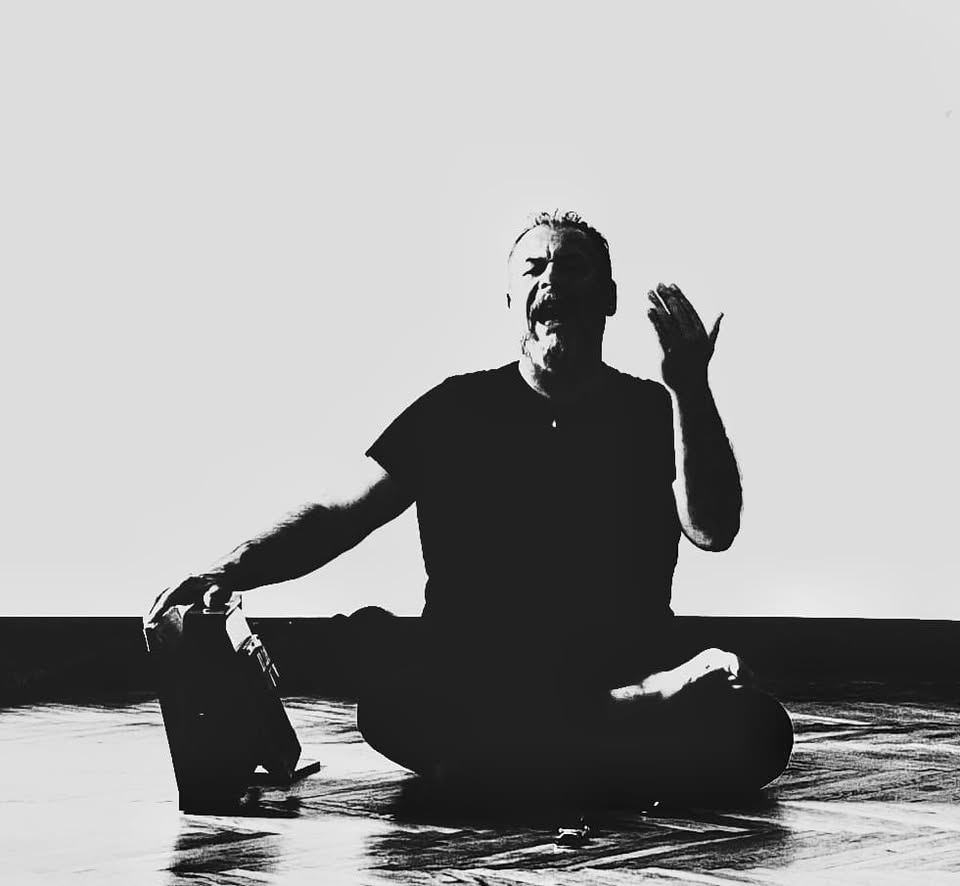 Evento Seminario con Mauro Tiberi La voce libera e l’espressione dell’essere.. Locandina Seminario con Mauro Tiberi La voce libera e l’espressione dell’essere.. - sabato 1 agosto ore 10:00 - 14:00
