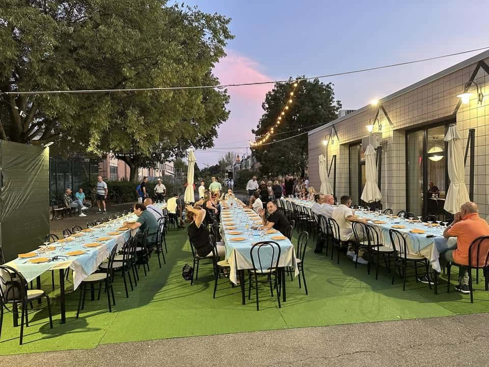 Serata dei single a Modena Baggiovara by Celestino ! Potrebbe essere un'immagine raffigurante illuminazione