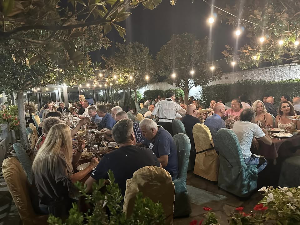 Single a Pistoia Monsumanno Terme in serata by Celestino ! Potrebbe essere un'immagine raffigurante illuminazione