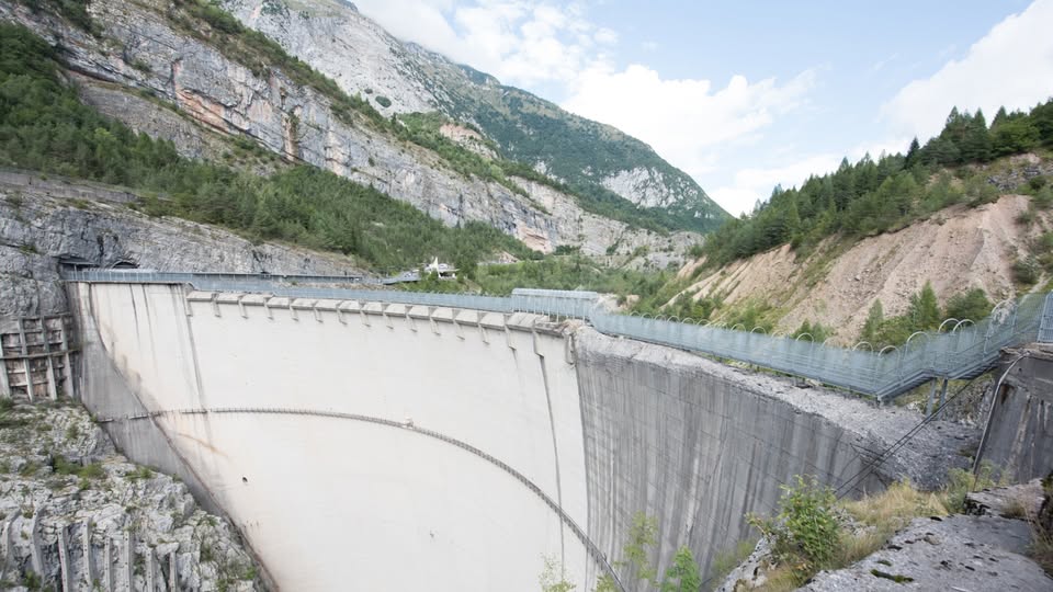 Evento Sui luoghi della memoria. Casso, la diga e il Vajont. Locandina Sui luoghi della memoria. Casso, la diga e il Vajont. - domenica 11 ottobre ore 09:00 - 11:00