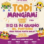 TODI MANGIAMI – Street food | 11-12-13-14 GIUGNO | TODI (PG) Potrebbe essere un disegno raffigurante il seguente testo "مسسب COMUNE diTODI GNAM සදිවිමවා TODI ARTFOODMUSIC ARTFOOD ART FOOD MUSIC MANGIAMi STREET 2'ED FOOD 11-12.13.14 14 GIUGNO டீட. PONTERIO AREA VERDE PONTE BAILEY MUSICA LVE COCKTAIL BAR BIRRA ARTIGIANALE APERTI τυττι VEN12 GIO 11 DALLEZED GIORNI DALLE 18:00 SAB 13 MUSICA PER TUTTI VEMUSIC FIRESTRING DOM 14 LIVEMUSIC MUSCARIA BLUES INFORMAZIONI 340 053 0835 LIVEMUSIC MUSICA PER τυπτι GNAM.FOODEVENT"