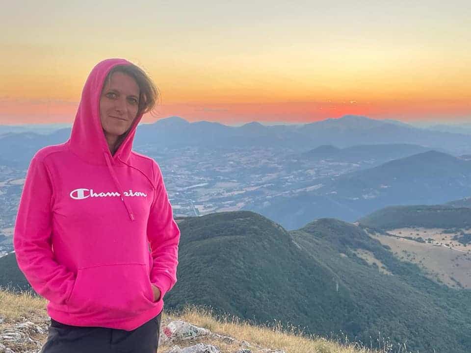 TRAMONTO: Monte San Vicino – Special fioriture PEONIE Potrebbe essere un'immagine raffigurante orizzonte e il seguente testo "Chamsion ham sion"