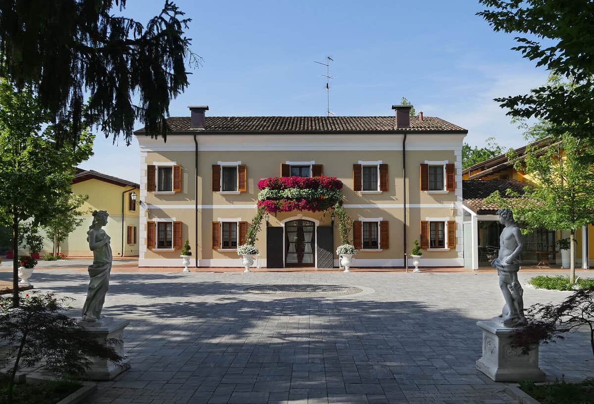 Vinix a Mirandola (MO), Domenica 7 Giugno Nessuna descrizione della foto disponibile.