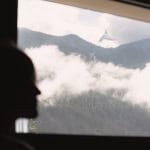 Weekend di riapertura – Corte Spa Potrebbe essere un'immagine raffigurante treno, montagna e nebbia