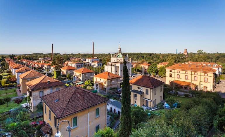 Evento Visita guidata al villaggio Crespi sito UNESCO e nel museo multimediale Locandina Visita guidata al villaggio Crespi sito UNESCO e nel museo multimediale - da sabato 13 giugno - sabato 12 settembre 2026 ore 14:00 ore 17:00