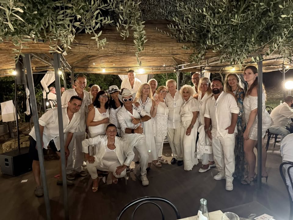 Evento Single white party a Misano Adriatico in serata by Celestino Locandina Single white party a Misano Adriatico in serata by Celestino - martedì 7 luglio ore 20:15 - 23:59