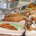 Bauern – und Handarbeitsmarkt Mercato di prodotti contadini e artigianali Farmers and handicraft Bauern - und Handarbeitsmarkt Mercato di prodotti contadini e artigianali Farmers and handicraft