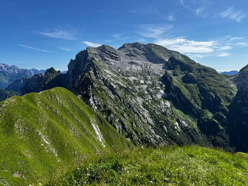 Evento Col Nudo 2471m, la vetta più alta dell’Alpago Locandina Col Nudo 2471m, la vetta più alta dell’Alpago - domenica 11 ottobre ore 07:00 - 09:00
