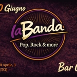 LaBanda Live@Bar Giardino Potrebbe essere un'immagine raffigurante chitarra e il seguente testo "Sabato 20 Giugno Banda Pop, Rock & more Piazza Martiri III Aprile, 3 Cumiana (TO) Bar Giardino"