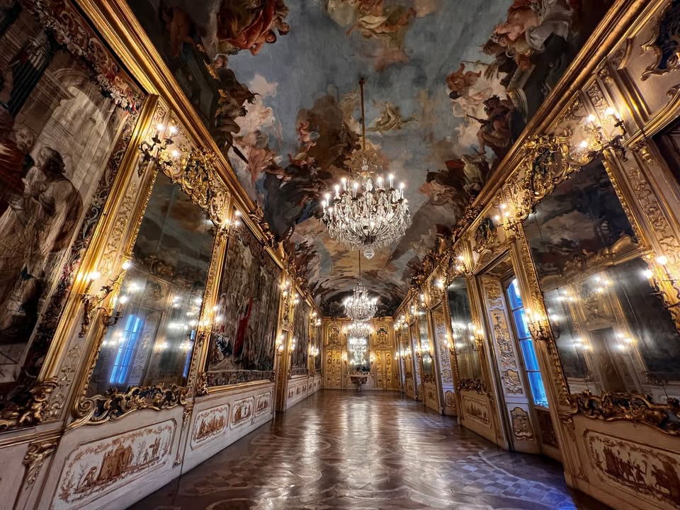 Evento Milano visita guidata a PALAZZO CLERICI e alla sua meravigliosa galleria dorata Locandina Milano visita guidata a PALAZZO CLERICI e alla sua meravigliosa galleria dorata - martedì 30 giugno ore 11:00 - 13:00