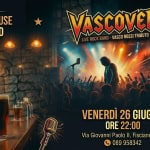 Vascover band (tributo Vasco Rossi) live al PH Potrebbe essere un'immagine raffigurante il seguente testo "PUBLIC PUBLICHOUSE HOUSE FISCIANO VASCOVER LIVEROCKBAND LIVEROCK LIVE ROCK BAND VASCO ROSSI TRIBUTO 5 VENERDÌ 26 GIUGNO ORE 22:00 Via Giovanni Paolo Il, Fisciano (SA) 089 958342 PIBLIC"